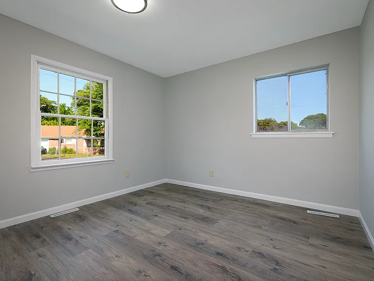 100 Truman St — Photo 14