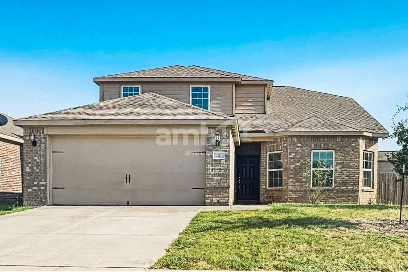 4 bed, 2.5 bath, 2170 sqft, $2,430 — Photo 1