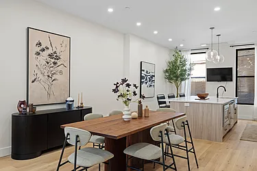 389 Manhattan Avenue, #TWHM