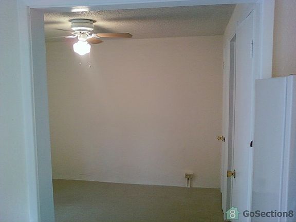 3rd image of 1910 E Yandell Dr