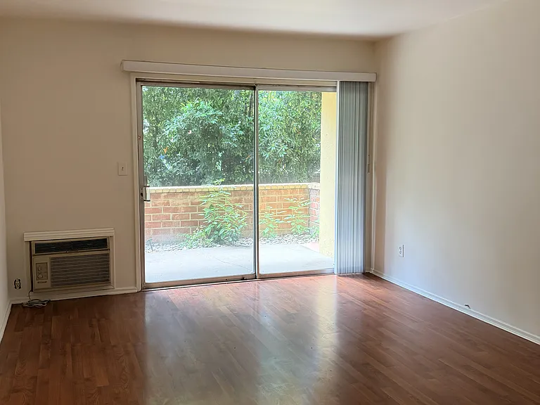 14641 Magnolia Blvd #1 — Photo 7