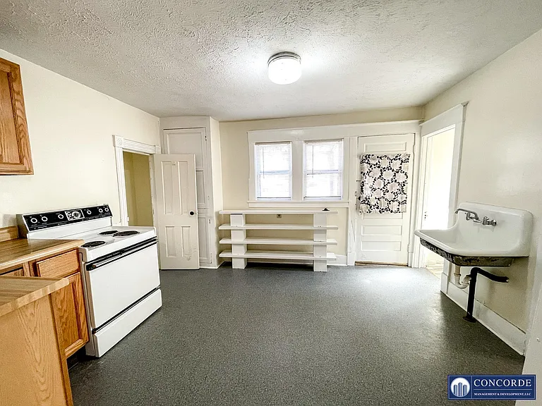 930 F St — Photo 10