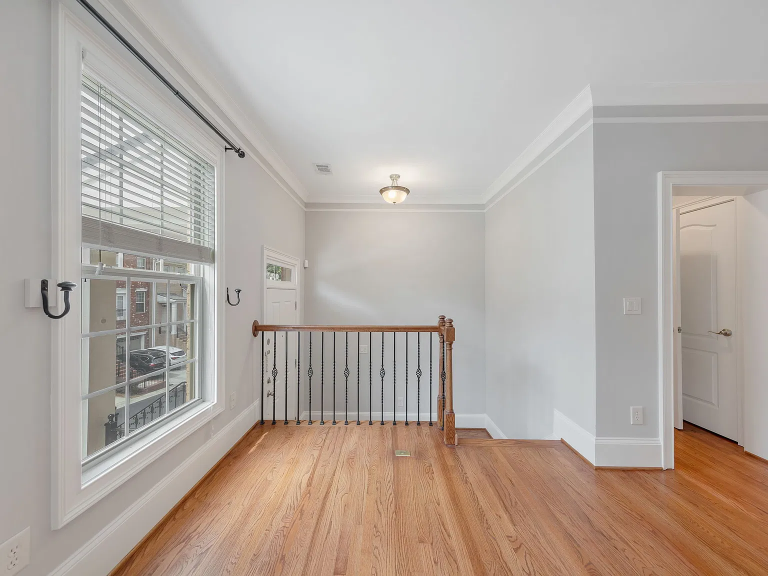 4 bed, 3.5 bath, 2741 sqft, $3,500 — Photo 3