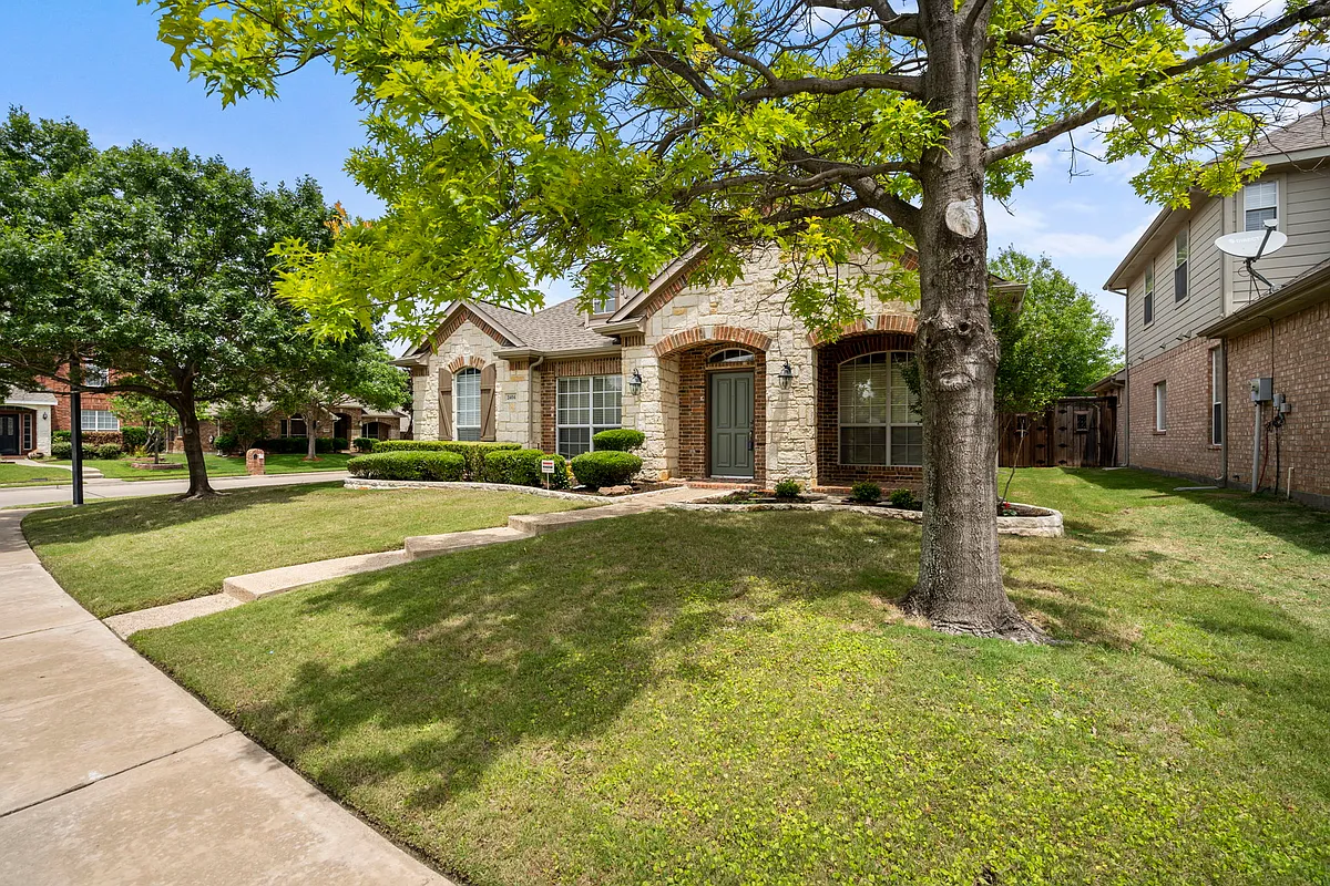 Building Photo - 2404 Windgate Ln