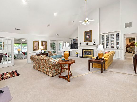 4th image of 4992 Sedgewood Dr
