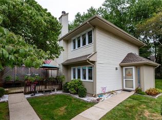 119 W Bluegill Ln #119, Suffield, CT 06078