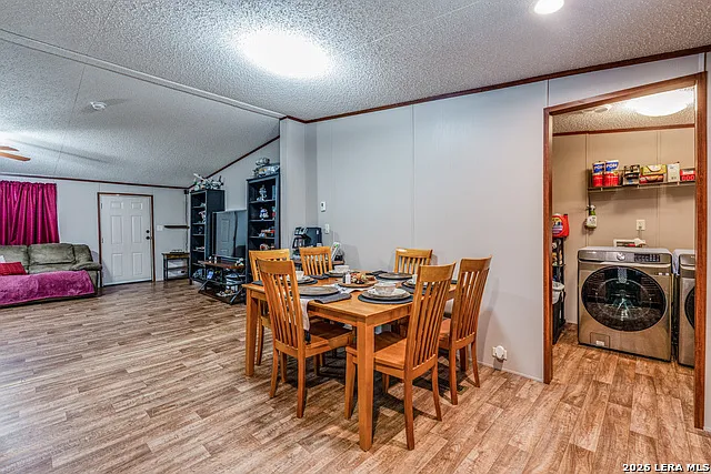1824 Live Oak Dr — Photo 8