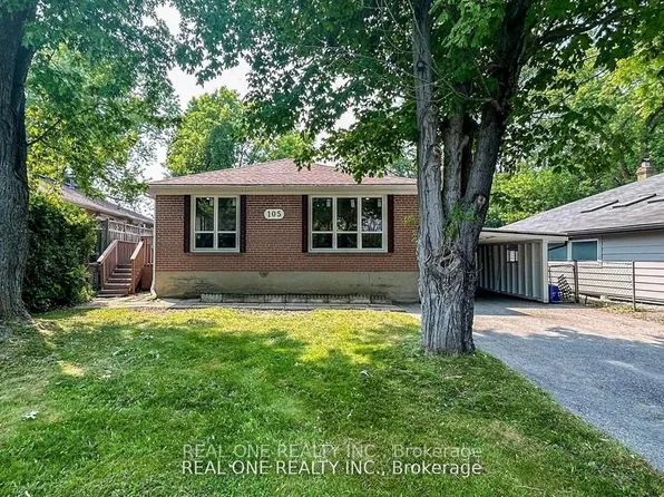 105 Aurora Heights Dr, Aurora, ON L4G 2X1