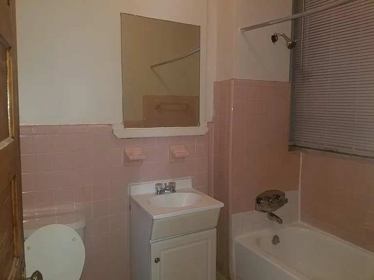 4527 Commonwealth St #2 — Photo 5