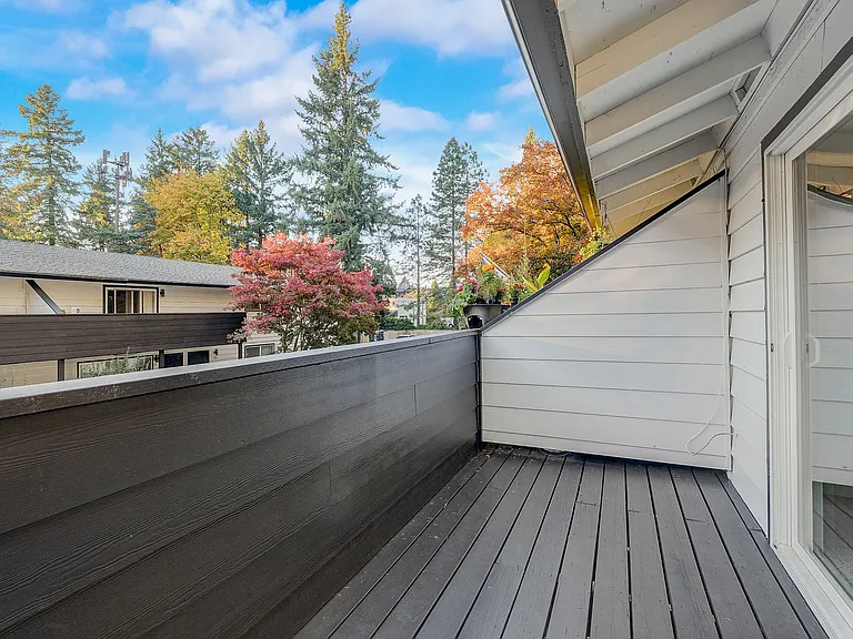 ReNew Laurelwood — Photo 14