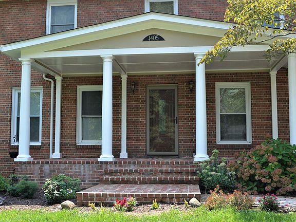 3rd image of 1405 Greendale Dr