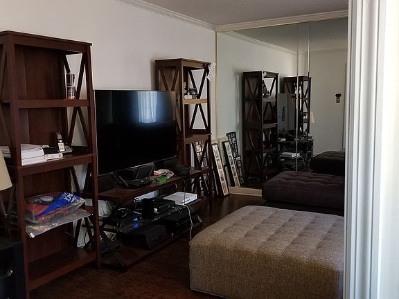 Foyer to front living room