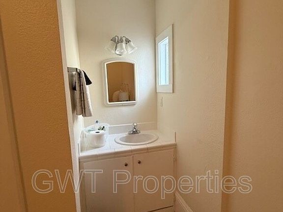 2nd image of 412 Hayes St #601