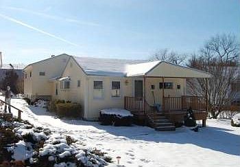 1st image of 17 Hickory Dr