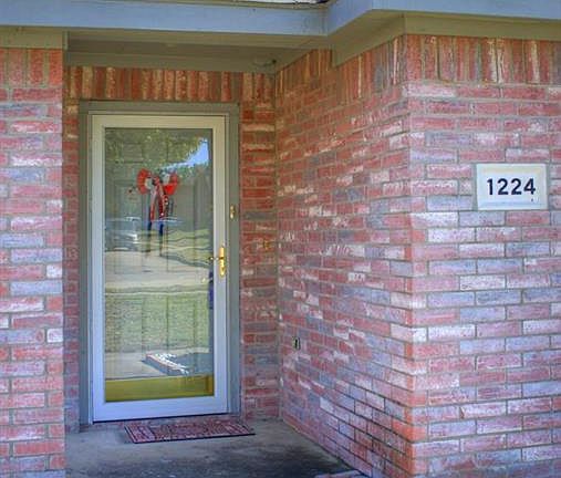 3rd image of 1224 Carberry St