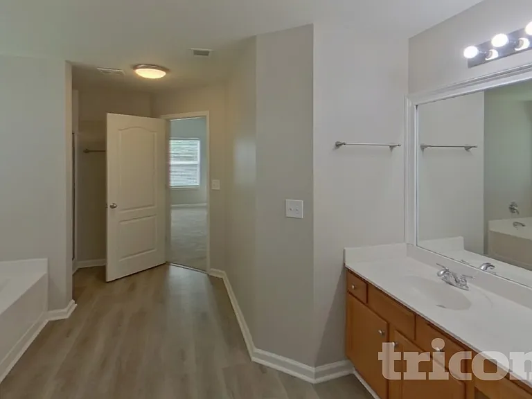 355 Meadow Vista Ln — Photo 9