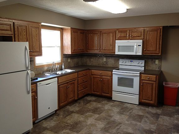 2nd image of 220 W Sherman St