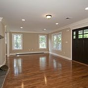 4th image of 604 Pine Dr