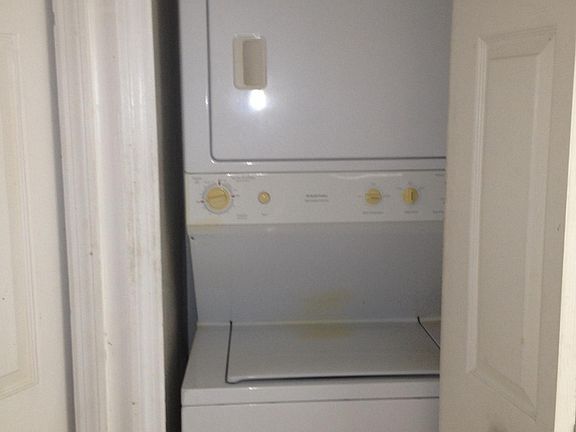 5th image of 1271 SE 27th St Unit 106