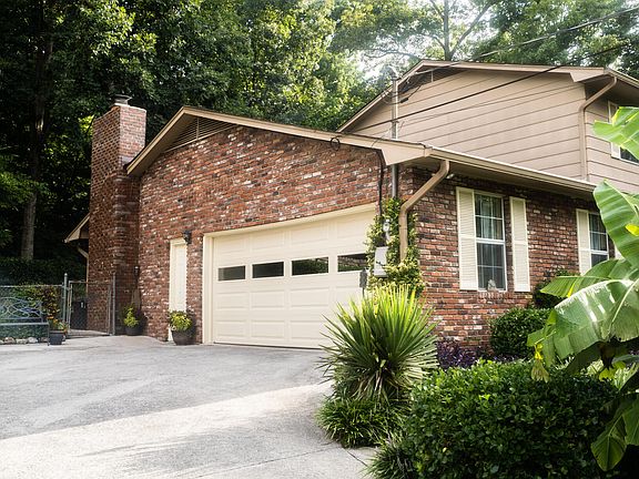 3rd image of 1800 Roy Dr