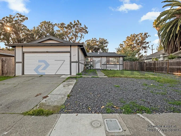 325 Falcon Dr — Photo 7