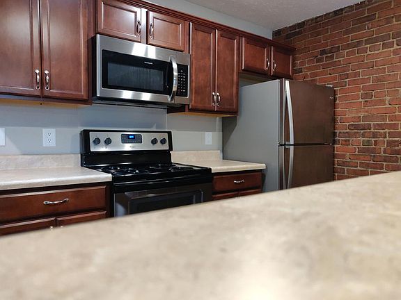 4th image of 103 N 6th St APT C-103n6