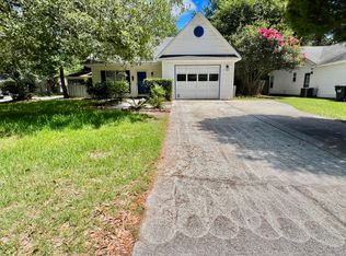 201 Regent St, Summerville, SC 29483