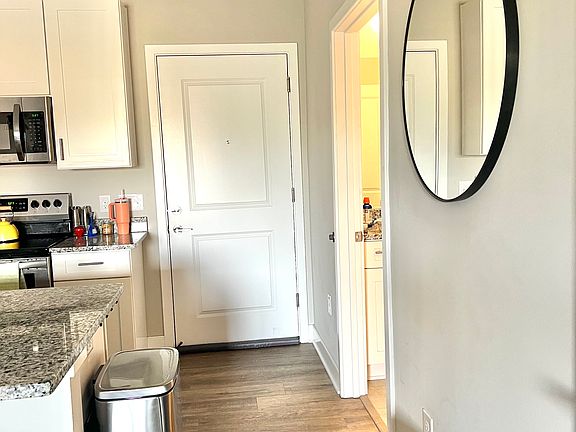 4th image of 1510 Bainbridge St APT 203