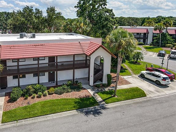 3rd image of 6104 Country Club Dr #F-4