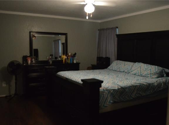 4th image of 1801 Gainsborough Way