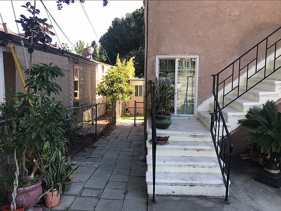 2nd image of 2656 Montrose Ave