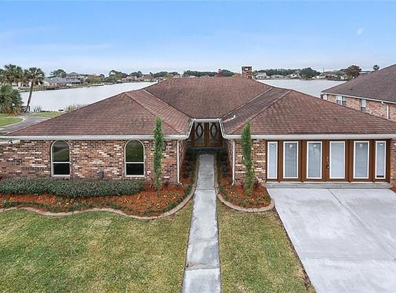 2nd image of 7021 Cove Dr