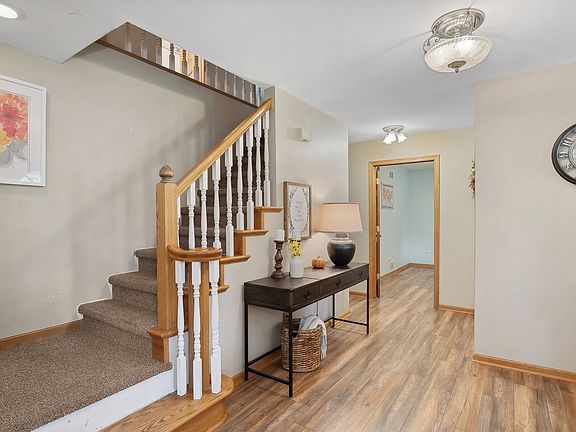 3rd image of 10437 Country Ln