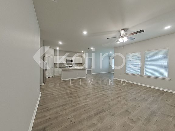 3rd image of 104 Yardley Ct