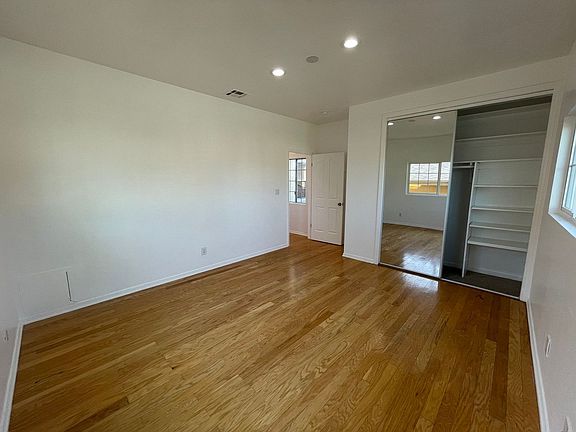 3rd image of 1719 Wellesley Ave