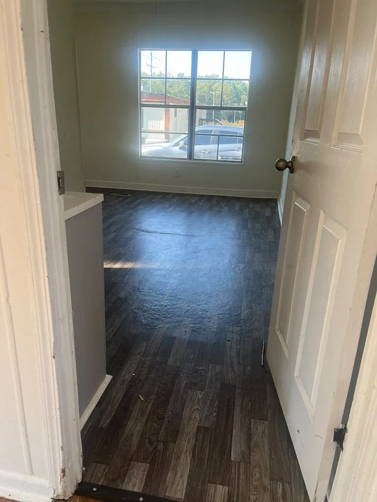 3 bed, 940 sqft, $850 — Photo 3