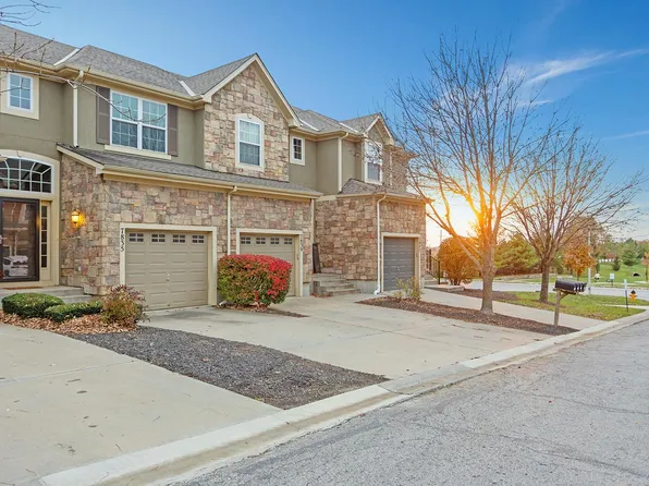 7835 W 158th Ct, Overland Park, KS 66223