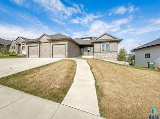 7305 S Kenton Ln, Sioux Falls, SD 57108