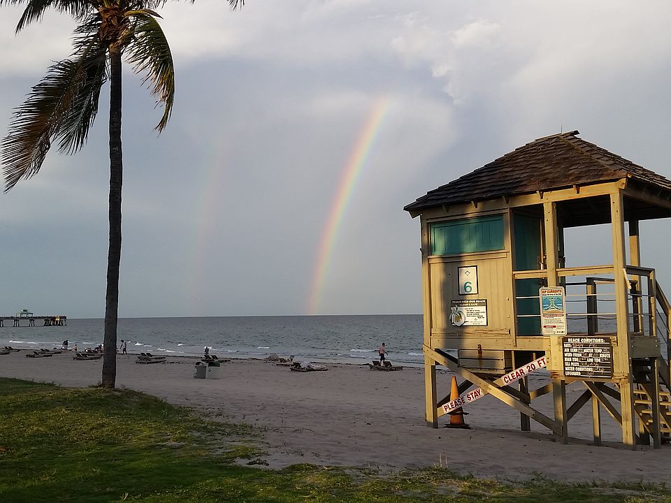 250 steps to wonderful beach