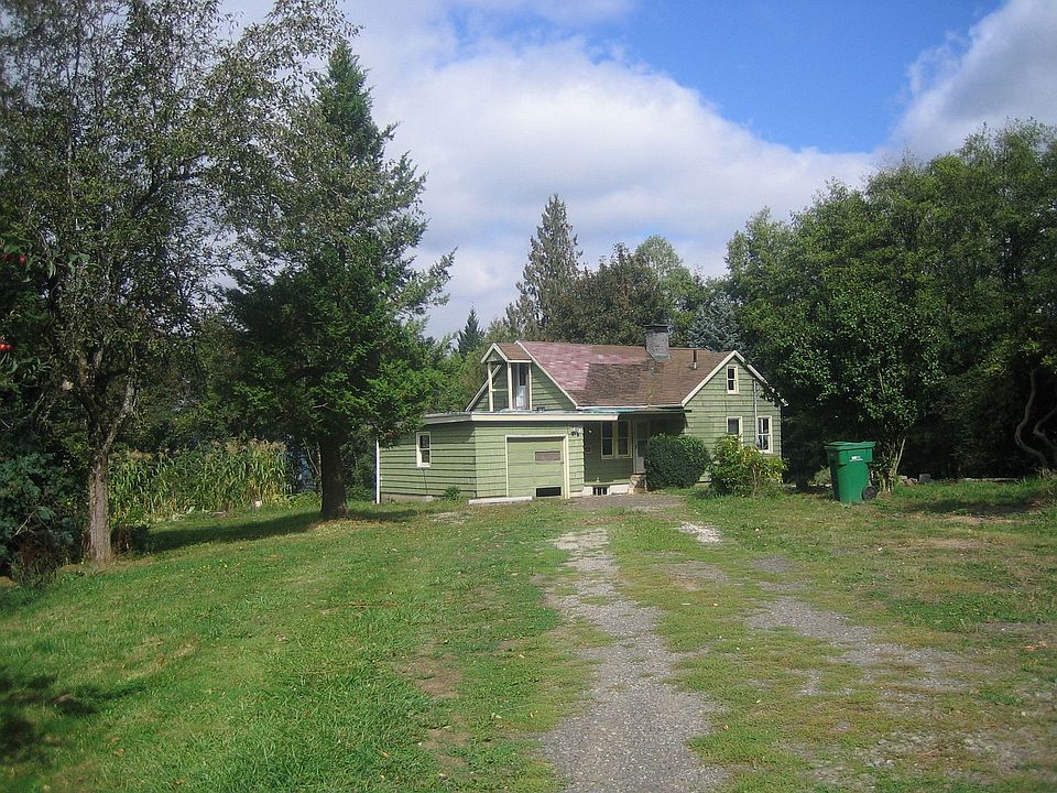 House sits on 1.35 acre tax lot