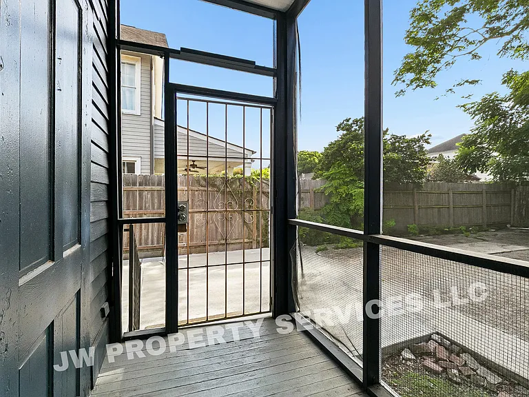 5225 Magazine St — Photo 9
