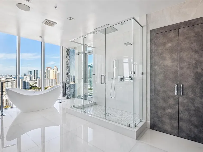 330 Sunny Isles Blvd #5-UPH04 — Photo 20