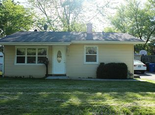 38 Pine St, Carpentersville, IL