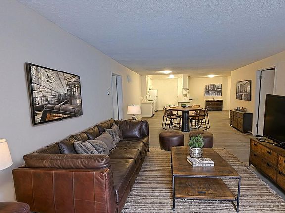 3rd image of 225 Montana Ave APT 104
