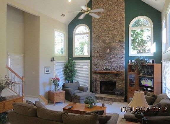 4th image of 1609 Crittenden Ln