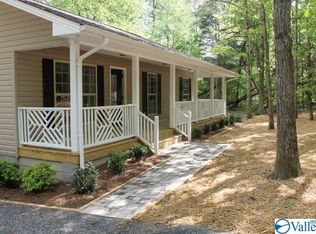 83 Hickory Ln, Hammondville, AL 35989