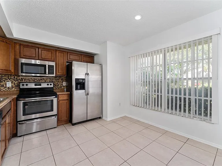 1220 Garden Isle Ct — Photo 11