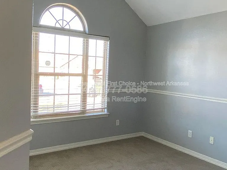 320 Beasley Dr — Photo 10