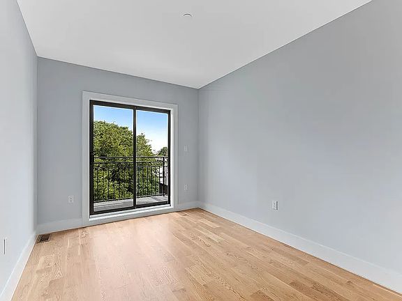 3rd image of 737 Park Pl #A