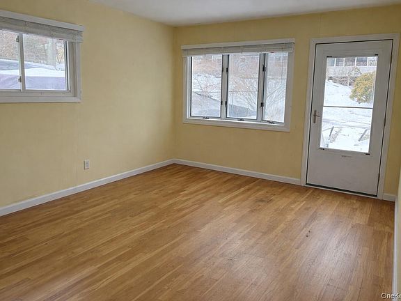 3rd image of 41 Robin Road